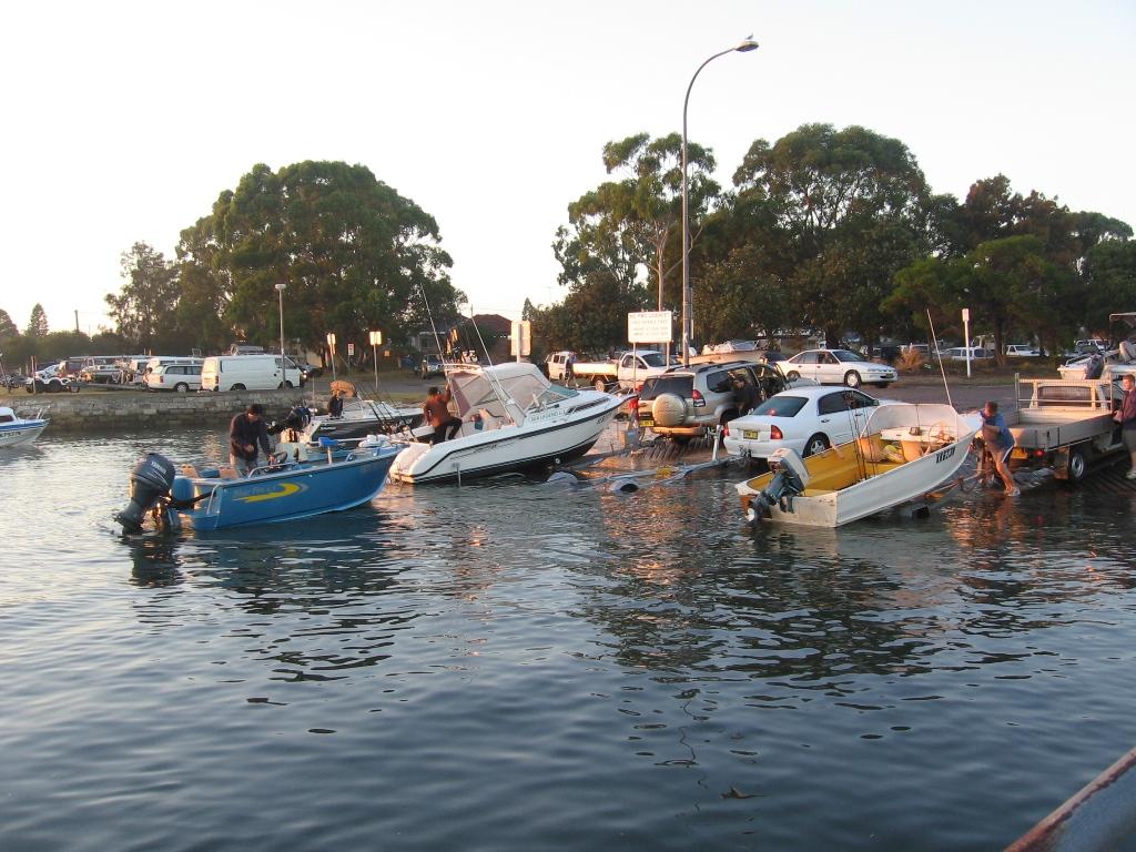 Now this is how it is done. Three lanes all been used correctly at the same time © Gary Brown